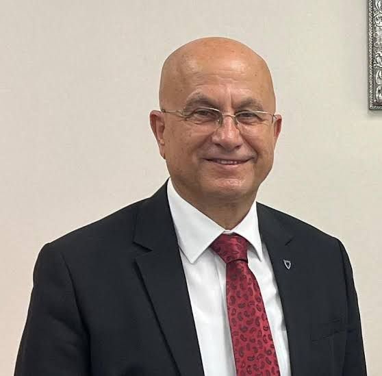 Melih ÖZAY